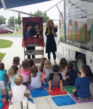 Puppet Show for young bookmobile users